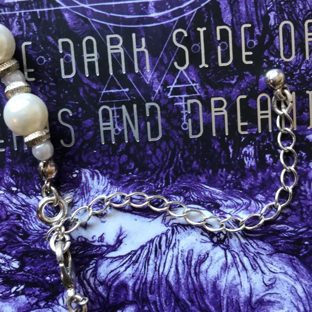 Faux pearl necklace - Picture 4 of 5